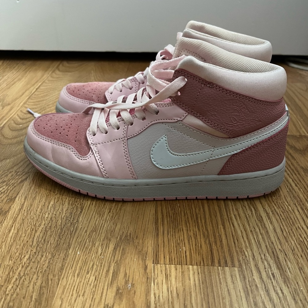 Nike Air Jordan Digital pink
